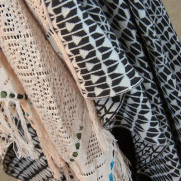 NWT Anthropologie Shawl Wrap Scarf Fringed Boho Accessories Bohemian Hippie Gift - Picture 2 of 8